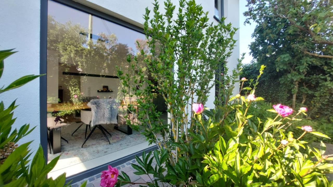 Adenauer Zwoelf - Das 5 Sterne Ferienhaus Mit Sauna Und Garten Am Eifelsteig Kerpen  Екстер'єр фото