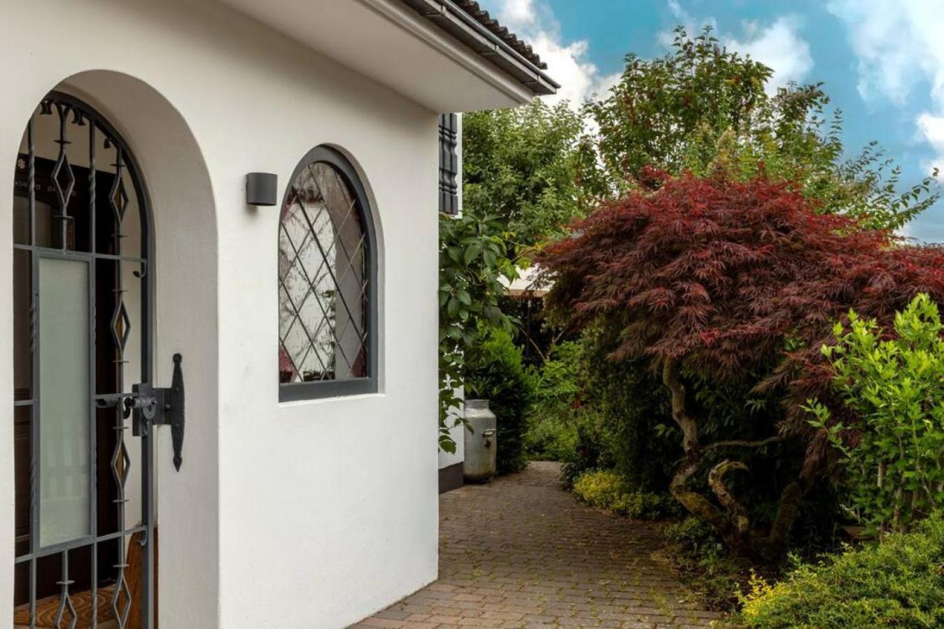 Adenauer Zwoelf - Das 5 Sterne Ferienhaus Mit Sauna Und Garten Am Eifelsteig Kerpen  Екстер'єр фото